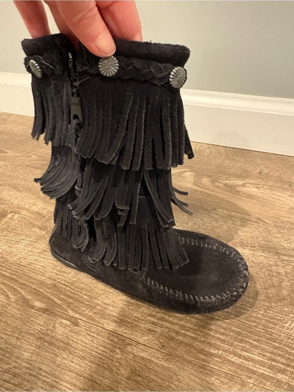 Minnetonka Girls Black Suede 3-Tier Fringe Boot Concho Zipper US Size 11